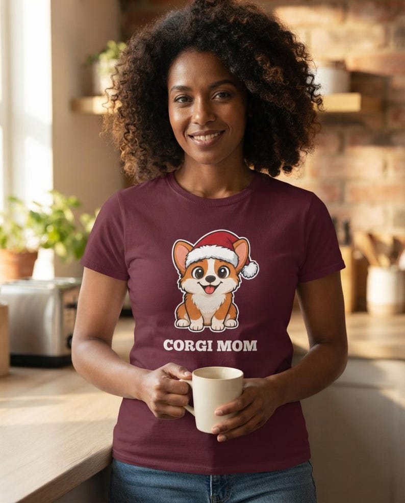 Corgi Mom Christmas Shirt, Corgi Santa Hat Tee, Corgi Mom Gift, Corgi Lover Top zdjęcie 7