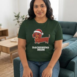 Dachshund Mom Christmas Shirt, Doxie Santa Hat Tee, Wiener Dog Mom Gift, Xmas Top afbeelding 6