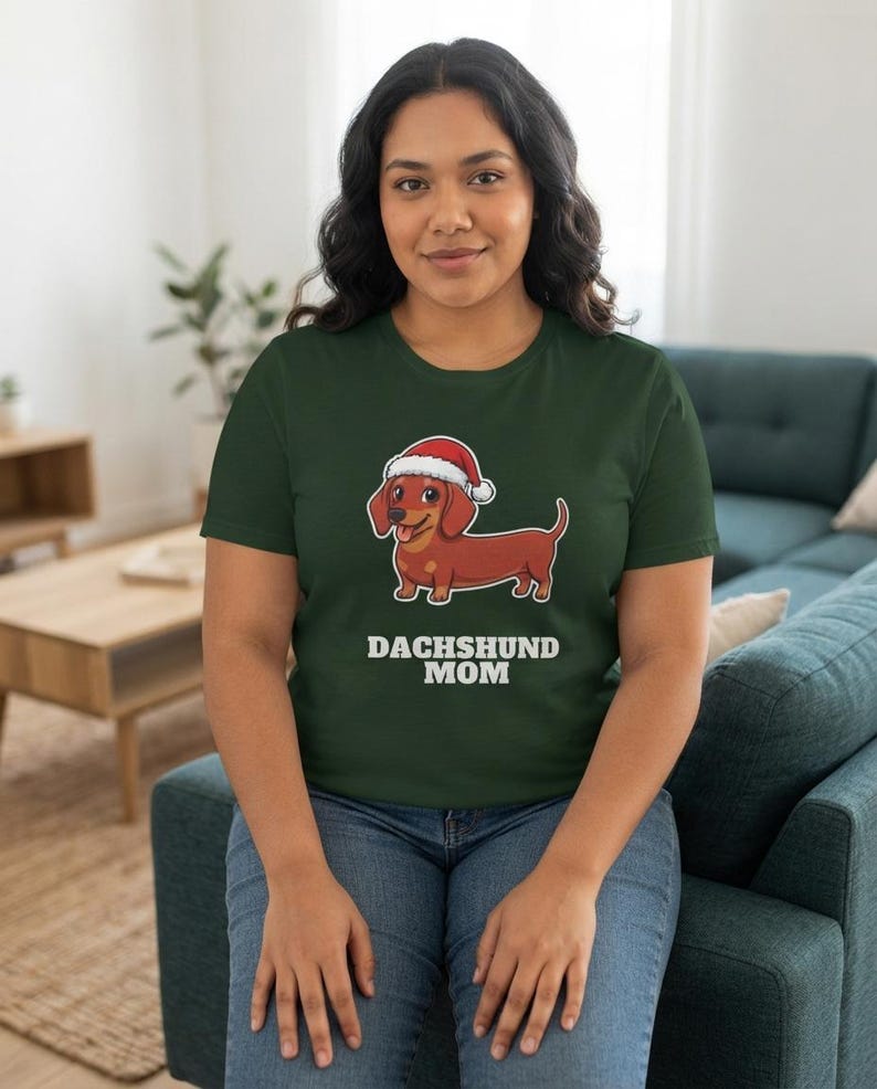 Dachshund Mom Christmas Shirt, Doxie Santa Hat Tee, Wiener Dog Mom Gift, Xmas Top afbeelding 6