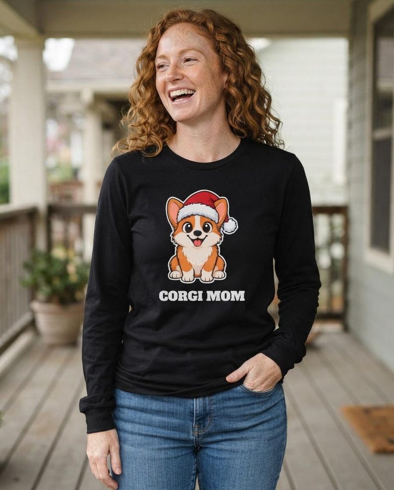 Corgi Mom Christmas Shirt, Corgi Santa Hat Tee, Corgi Mom Gift, Corgi Lover Top zdjęcie 4