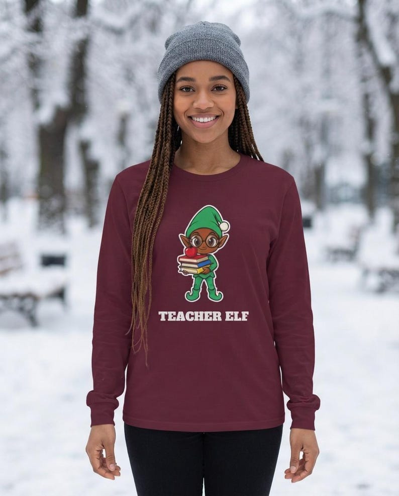 Teacher Elf Christmas Shirt, Cute Teacher Holiday Tee, Teacher Gift, Xmas Elf Top afbeelding 8