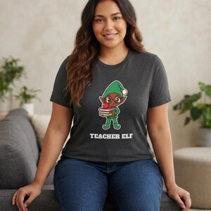 Teacher Elf Christmas Shirt, Cute Teacher Holiday Tee, Teacher Gift, Xmas Elf Top afbeelding 10