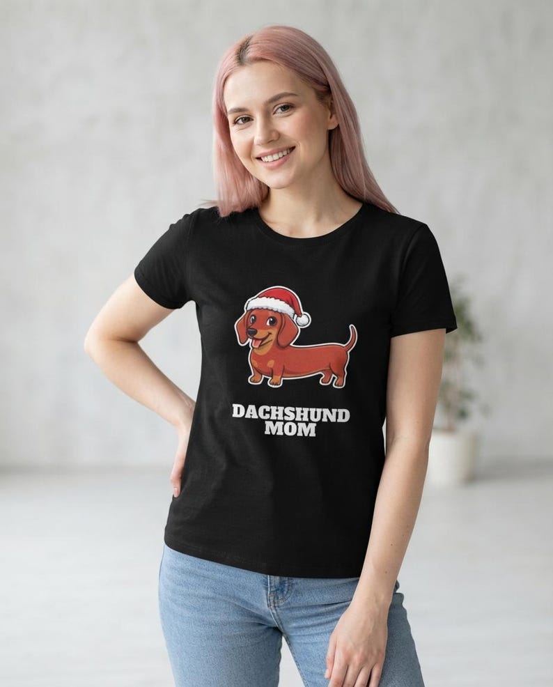 Dachshund Mom Christmas Shirt, Doxie Santa Hat Tee, Wiener Dog Mom Gift, Xmas Top afbeelding 3
