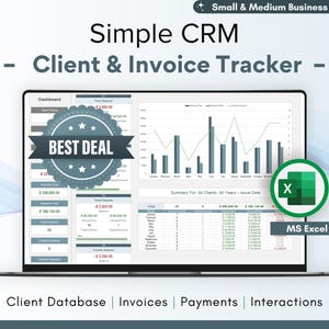 Op de afbeelding: Een laptopscherm toont een CRM-dashboard met grafieken en gegevenstabellen. De tekst "Simple CRM - Client & Invoice Tracker" staat bovenaan. Een "Best Deal"-badge is zichtbaar. De MS Excel-sjabloon wordt uitgelicht.