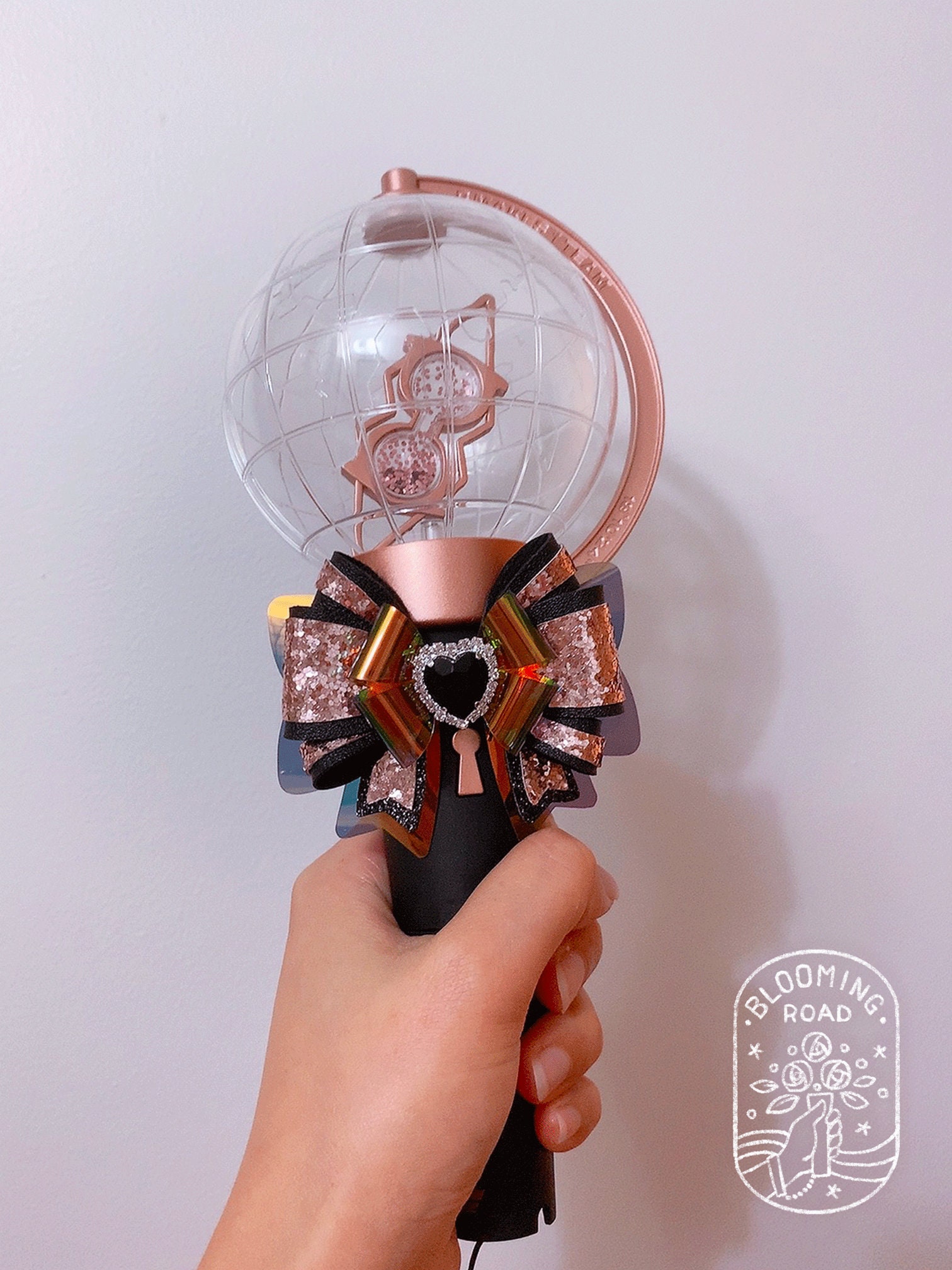 ATEEZ ペンライト ver.2 LIGHTINY ライティニ おまけ付き ATEEZ 公式ペンライト【OFFICIAL LIGHT STICK Ver.2
