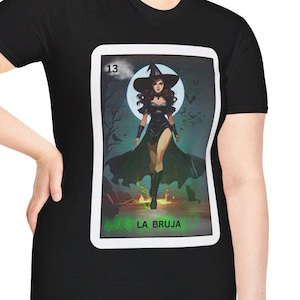 Camiseta con estampado grande La Bruja de la Lotería, camiseta de La Bruja, camiseta de Halloween de bingo mexicano