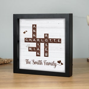 Moldura de nome de família Scrabble, azulejo de letra de família personalizado, palavras cruzadas de família Scrabble, lembrança de nome de netos, quadro de nome de família de letras Scrabble