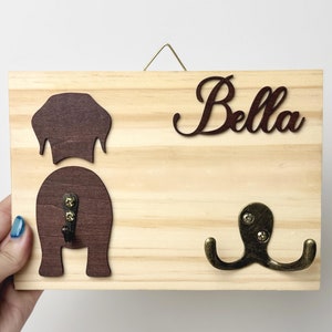 Porta guinzaglio personalizzato per animali domestici, gancio per guinzaglio con nome, regalo per cane, regalo per animali domestici con nome, gancio per ingresso, cartello da appendere per cani, porta guinzaglio per cani