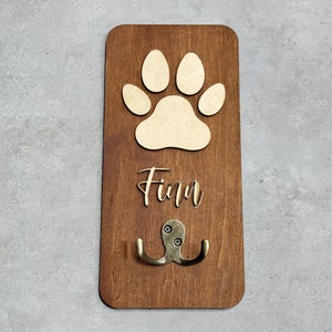 Gancio per guinzaglio personalizzato per animali domestici con nome, porta guinzaglio per animali domestici, porta guinzaglio per cuccioli, regalo per animali domestici con nome per animali domestici, cartello con zampa di cane, gancio per anticamera, cartello appeso per cani