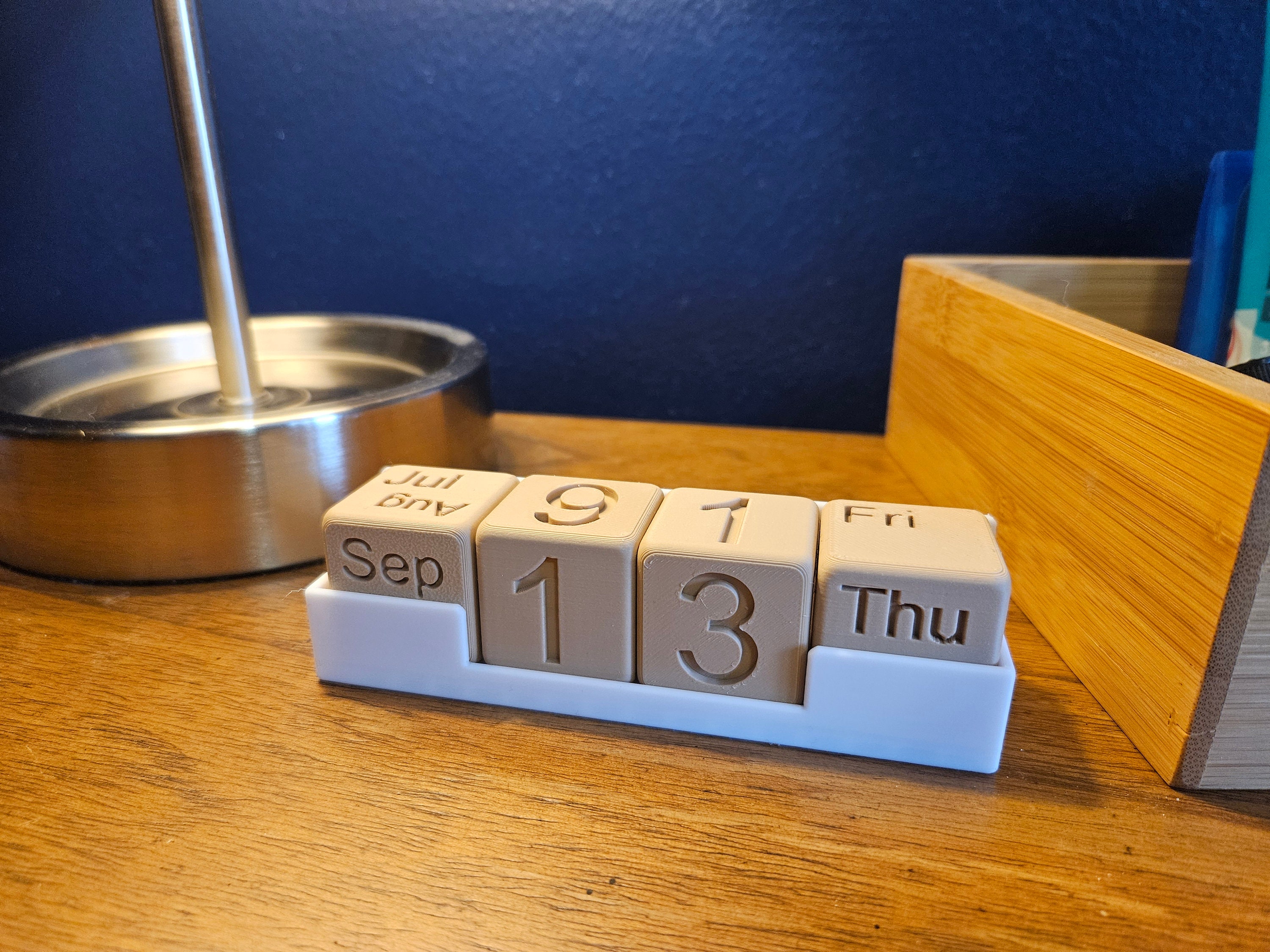 Modular Desk Calendar – 3D Printed Minimalist Perpetual Calendar for ...