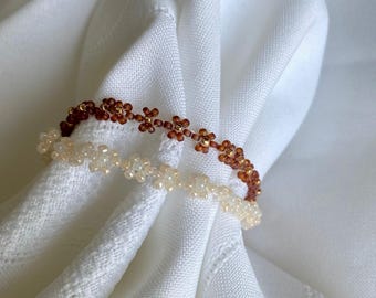 Flower beaded bracelet with clasp closure