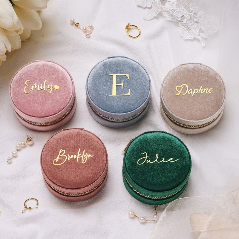 Personalisierte Schmuckschatulle, Brautjungferngeschenke, Hochzeitsgeschenke, personalisierte Schmuckschatulle aus Samt, Reiseschmucketui, Brautpartygeschenk, Geschenk für Mama