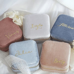 Boîte à bijoux personnalisée en velours, Cadeau pour la mariée, Cadeau de demoiselle d'honneur, Cadeaux de mariage, Boîte à bijoux personnalisée, Étui à bijoux de voyage, Cadeaux pour elle