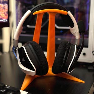 Headphone Stand – Minimalist Desk Headset Holder for Gaming, Office, or Studio Setup