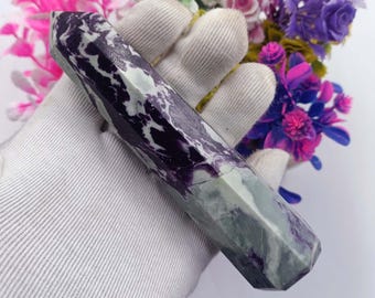 Torres de kammererita natural, cristal de gema verde púrpura (139x33x33 mm)