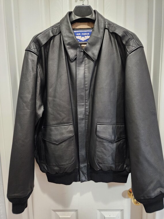 超格安価格 Air Force Airborne Leather Jacket - LT - Like New - Etsy 洋書