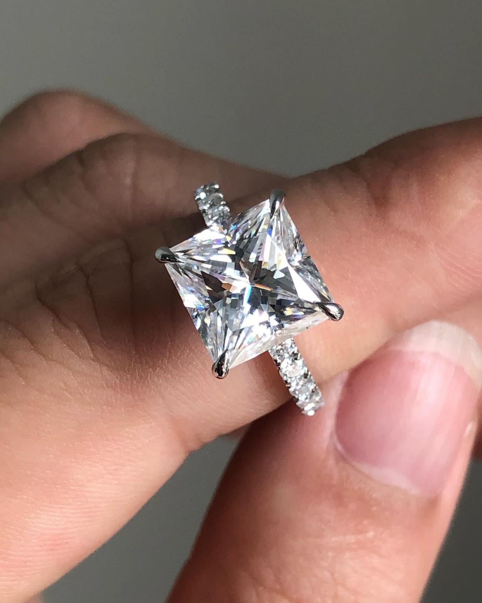 Detailed Women Princess Cut Wedding Rings Background for Desktop Detailed Women Princess Cut Wedding Rings Background for Desktop