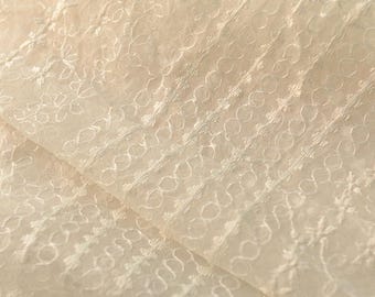 Mousseline de soie à fleurs,Dentelle,Tissu brodé,Tissu beige,Tissu à fleurs,Tissu mousseline de soie,Tissu doux,Tissu pour rideaux,Tissu par 1/2 yard
