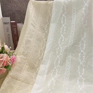 Katoenen stof bloemen, geborduurde stof, witte stof, zomerjurkstof, bloemenstof, op maat gesneden stof, geborduurde katoenen stof, jurkstof