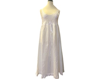 Plumetis vintage white nightgown