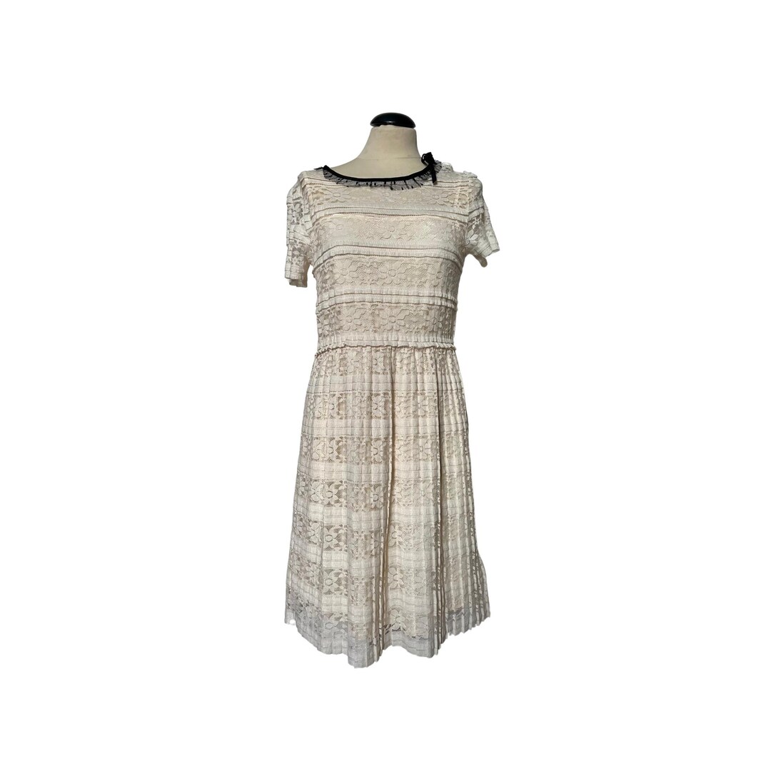 red valentino white lace dress RED VALENTINO COTTON KNIT STRETCH LACE SLEEVE IVORY A-LINE DRESS M