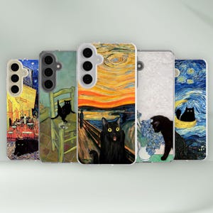 Może przedstawiać: Sześć różnych etui na telefon z czarnymi kotami i słynnymi obrazami. Etui przedstawiają Gwiezdną Noc, Krzyk i biały marmurowy wzór.