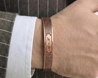 Pulseira de cobre puro, joia terapêutica personalizada com gravação.