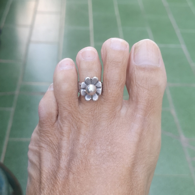 Vintage silver tribal toe ring image 1