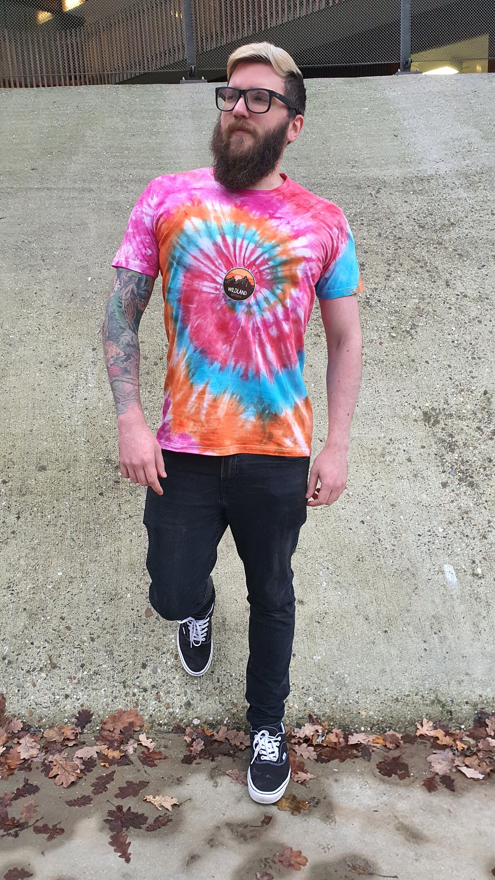 Tie dye best sale t shirt outfit