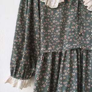 cottage core dress,victorian dress, button up till waist. lace on the collar and sleeves. floral print. elongated modest. image 9