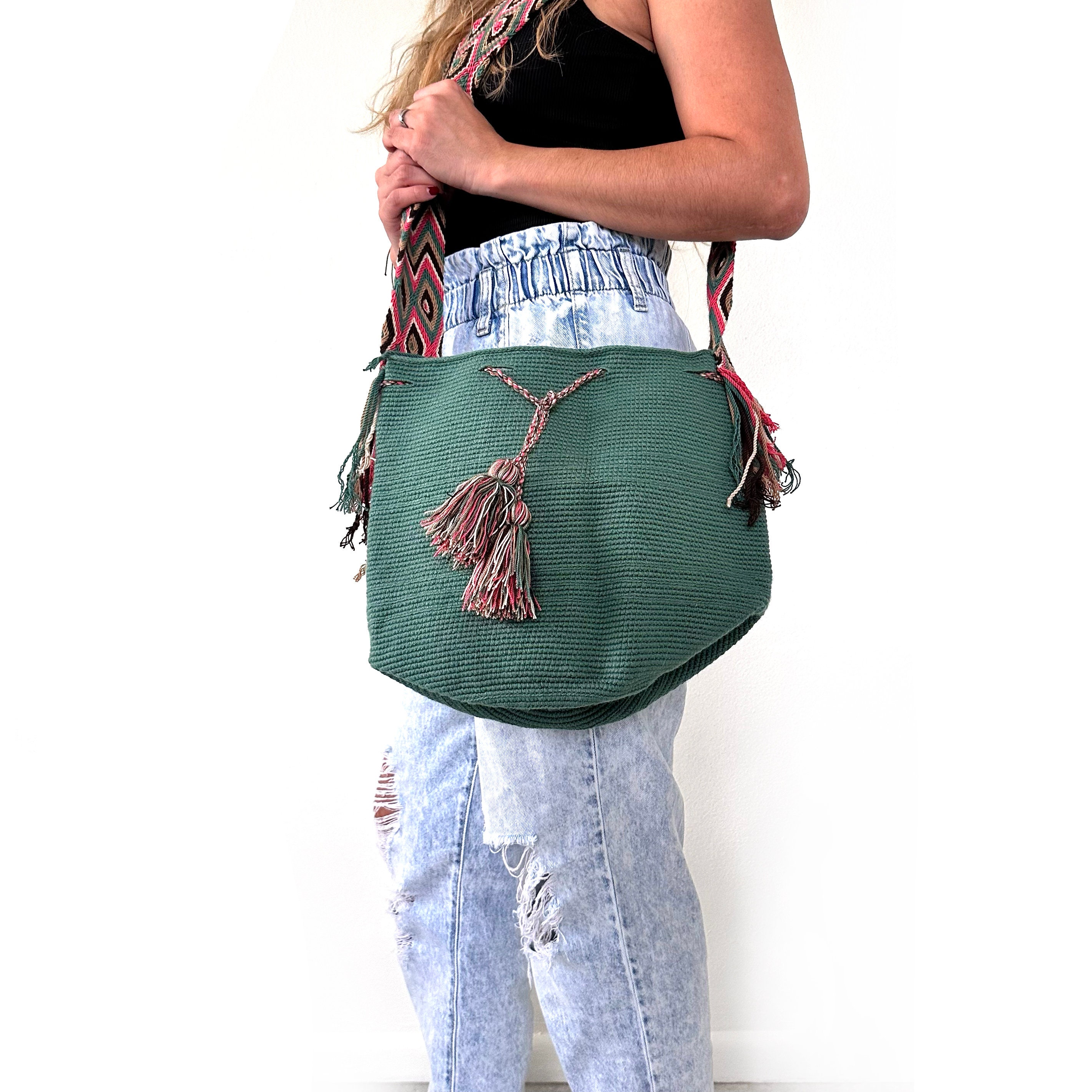 WAYUU Mochila Handmade Shoulder Bucket Bag Multicolor Colombian Medium Wayuu Bag Backpack Bucket Shoulder Colombian Green  main image 2