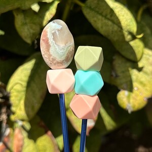 Bâtons de couture personnalisés en cristal, Bâtons de couture de pierres précieuses, Bâtons de couture Amigurumi personnalisés en cristal