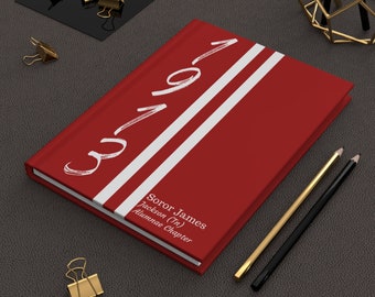 Gepersonaliseerde Soror & Chapter (1913 Rode Cover) Hardcover Journal Matte | Zomertijd | Delta Sigma Theta | 1913 |