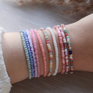 Pulsera de cuentas de colores • Estilo boho • Pulsera hecha a mano • Colores pastel • Elástica • Minimalista
