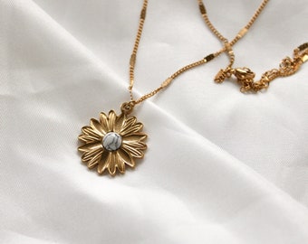 Blumen Kette Gold • Kette mit Blumenanhänger aus Edelstahl 14K vergoldet • Santana Halskette