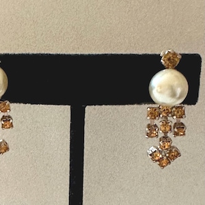 Vintage Faux Pearl and Rhinestone Earrings Unsigned 1940s-1950s Screw-Back