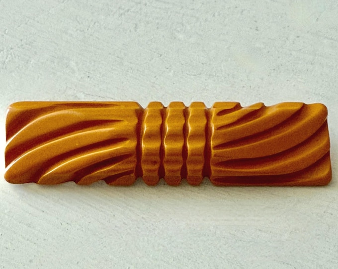 Vintage Butterscotch Carved Bakelite Brooch/Pin