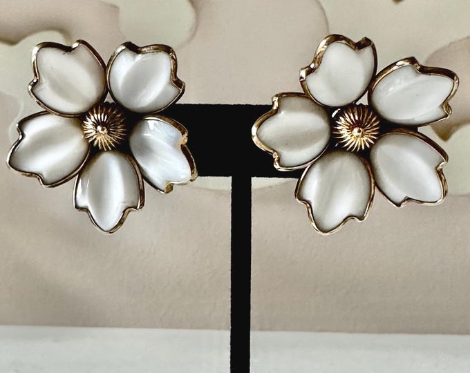Vintage 1950 Trifari Gold Tone Milk Glass Dogwood Earrings 1 3/8"