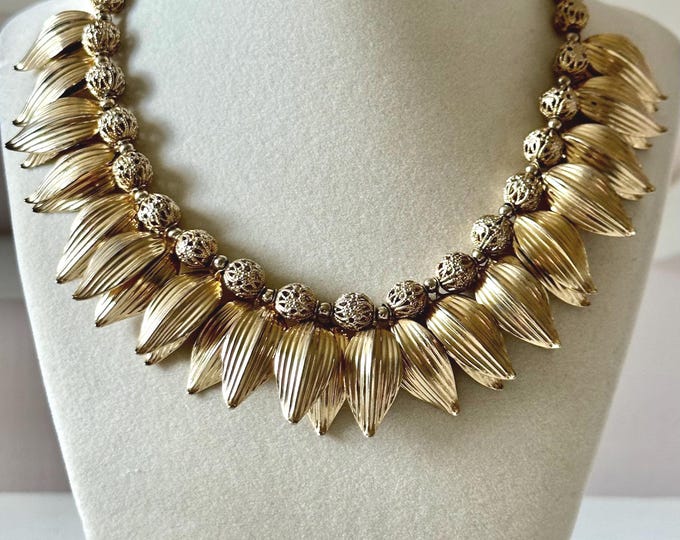 Vintage Hobe Gold Tone Leaf and Filigree Bead Necklace 18"