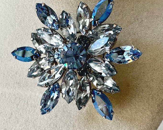 Vintage Regency Icy Blue Rhinestone Snowflake Brooch 2"
