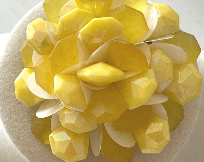 Vintage Sunny Yellow Acrylic Floral Brooch/Pin Unsigned 2.25"