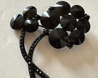 Vintage Weiss Black Rivoli Stones Brooch Floral Design