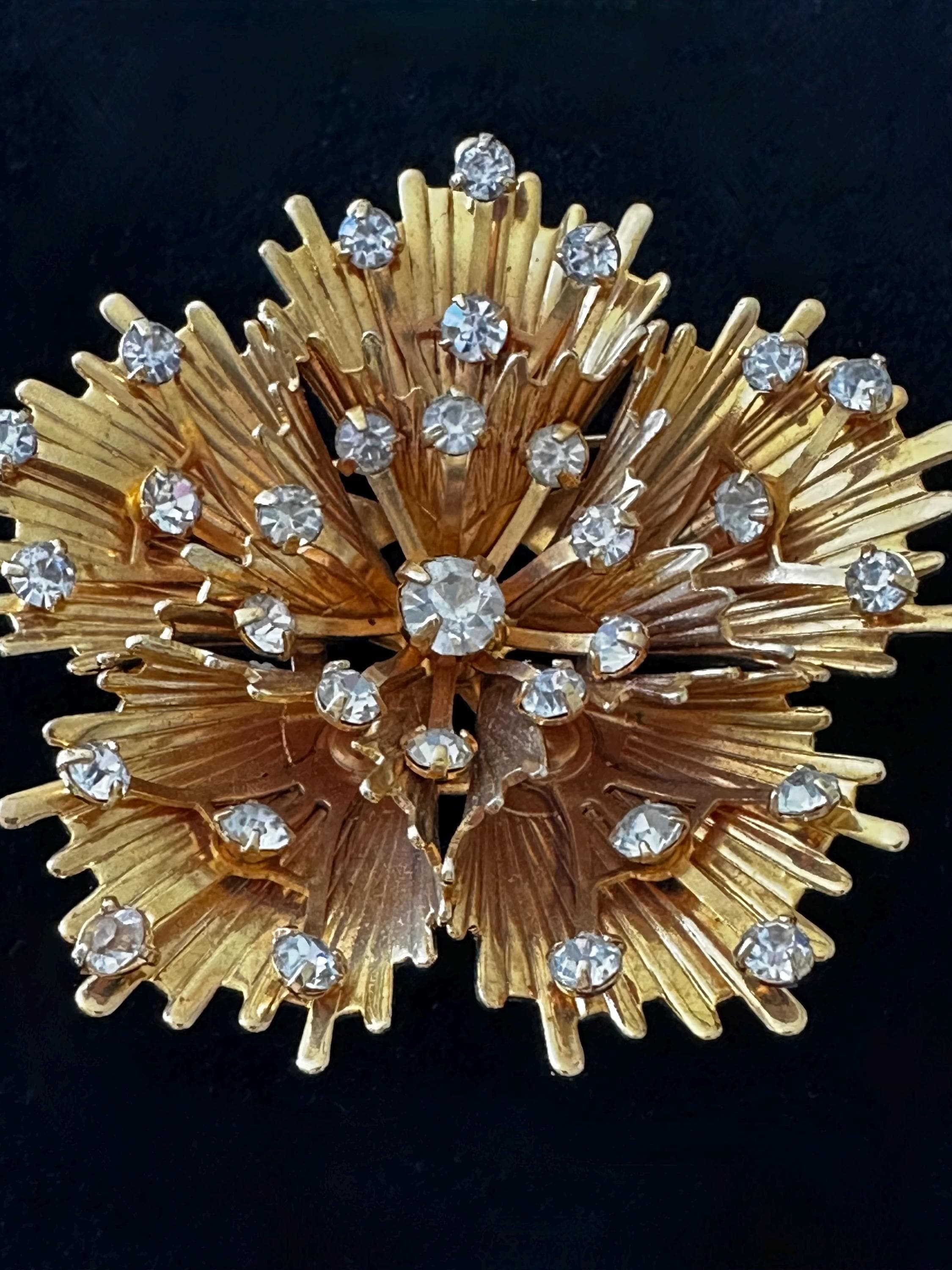 EMMONS ヴィンテージ ブローチ Vintage Statement Flower Brooch From Emmons, Silvertone