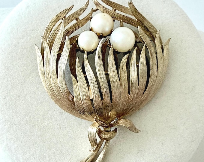 Vintage Lisner Gold Tone and Faux Pearl Floral Brooch 2 1/4"