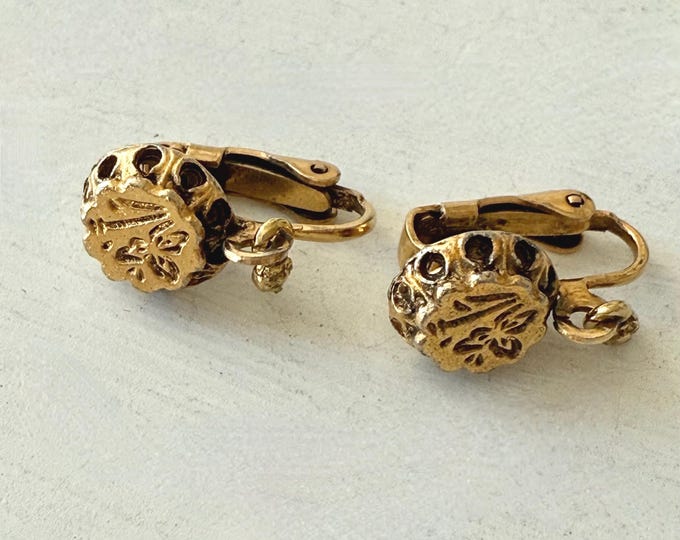 Vintage Petite Gold Tone Filigree Earrings with Floral Design Unsigned Clip-On