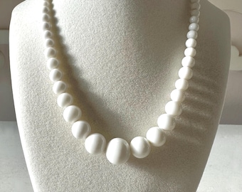 Vintage White Czech Glass Beaded Necklace Unsigned 17"
