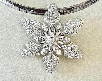 Vintage Swarovski Silver Tone Winter White Enamel and Rhinestone Snowflake Brooch/Pendant