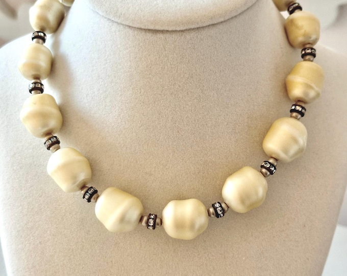 Vintage Trifari Ivory Beaded Choker Necklace 17"