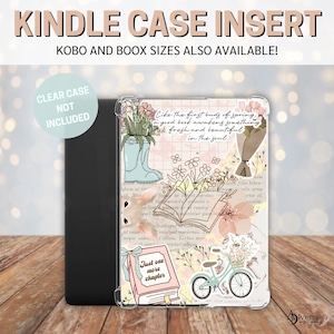 以下が含まれることがあります： Kindle電子書籍リーダー用の透明なプラスチック製ケースインサート。インサートには、本に関する引用、花が飾られた自転車、そして「Just one more chapter」というテキストが書かれた本が描かれた花柄のデザインが施されています。