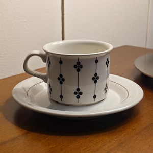 RARE - Arabia Finland Kartano Coffee cup and saucer, Esteri Tomula